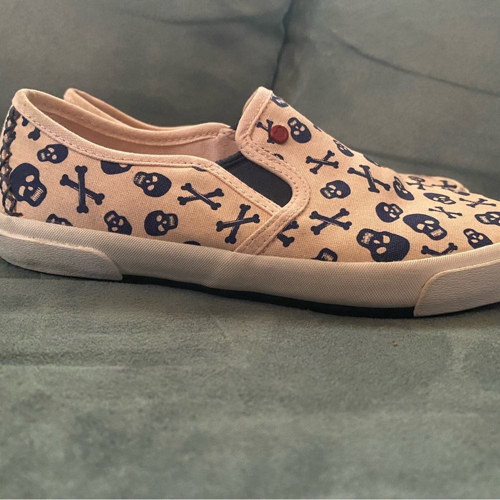Shoes - Picture 4 of 5